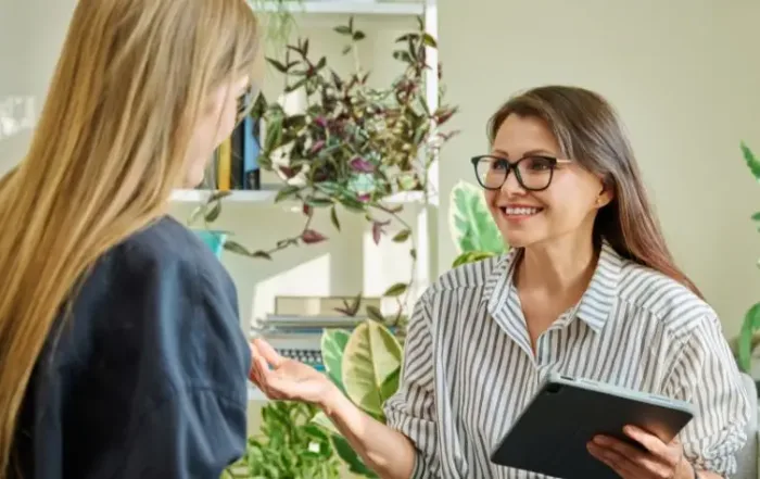 can i be a therapist with a social work degree