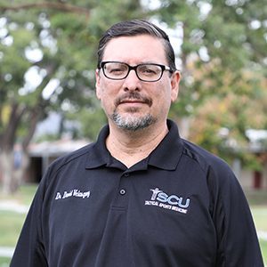 A headshot of David Velasquez, D.C., CSCS