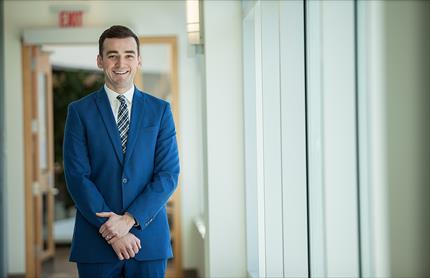 Dr. Justin Goehl