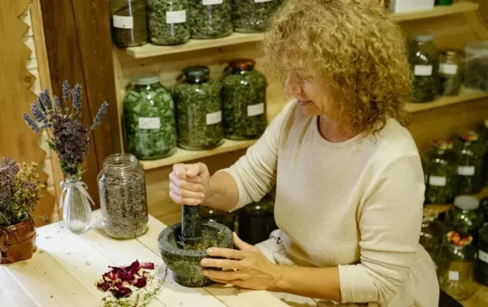 how-to-become-an-herbalist